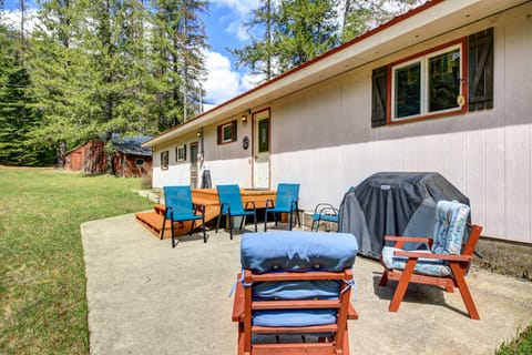 Angler's Dream Remote Escape on Bull River! House in Idaho