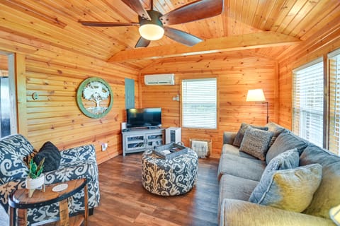 ‘Our Lakeside Retreat’ w/ Deck on Lake Herrington! House in Kentucky