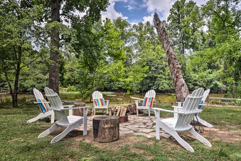 Outdoorsmen’s Paradise on the Little River Apartment in Townsend