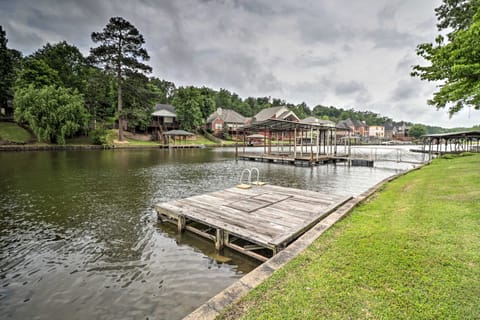 7 Mi to Nat'l Park: Home w/ Dock in Hot Springs House in Rockwell