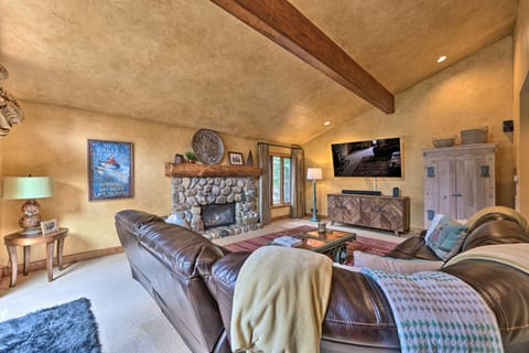 Luxe Sun Valley Retreat w/ Hot Tub, 3 Mi to Resort House in Sun Valley