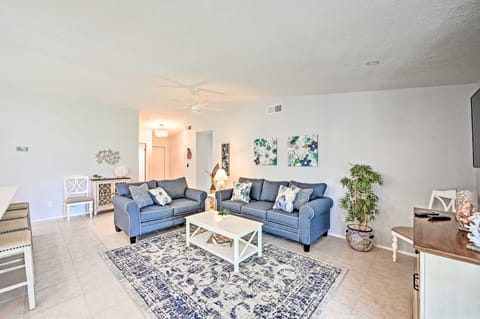 Retreat w/ Heated Pool Near Vanderbilt Beach! House in Naples Park