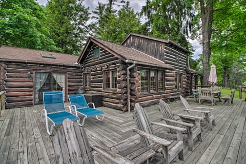 Waterfront Lake George Cabin: Walk to Water House in Queensbury