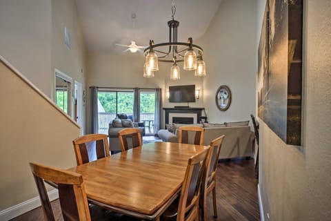 5 Mi to Dtwn & Strip! Branson Condo w/ Indoor Pool Apartment in Branson