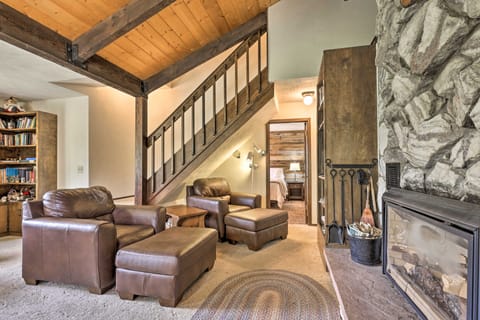 2 Mi to Grand Lake: Cabin w/ Fireplace & Library! House in Rocky Mountain National Park