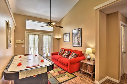 Cocoa Beach Paradise: Screened Pool, Patio + Games House in Merritt Island