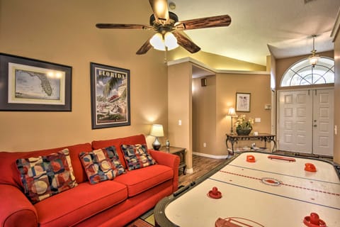 Cocoa Beach Paradise: Screened Pool, Patio + Games House in Merritt Island