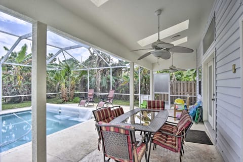 Cocoa Beach Paradise: Screened Pool, Patio + Games House in Merritt Island