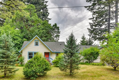 Downtown Home w/ Patio - Walk to Shops & Dining! House in Stevenson