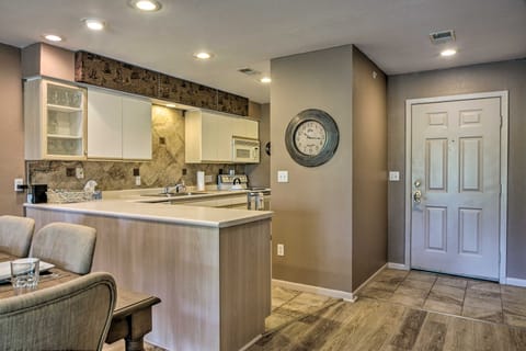 Resort Condo in Branson: 4 Mi to the 76 Strip! Apartment in Hollister