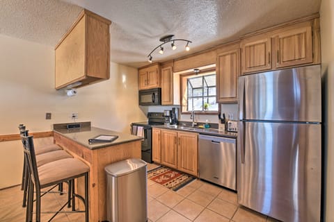 Warm Townhome w/ Sauna at Angel Fire Ski Lift Apartment in Angel Fire