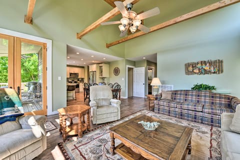 Renovated Home w/ Private Dock on Watauga Lake House in Watauga Lake