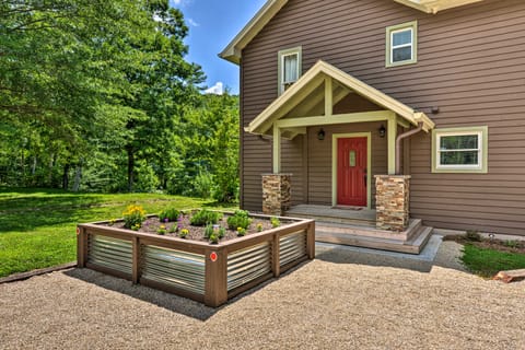 Renovated Home w/ Private Dock on Watauga Lake House in Watauga Lake