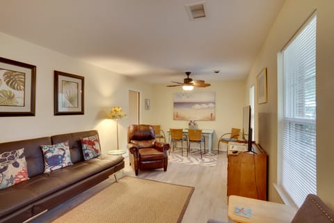 Downtown Home w/ Yard & BBQ - 6 Mi to Downtown! House in Beaufort