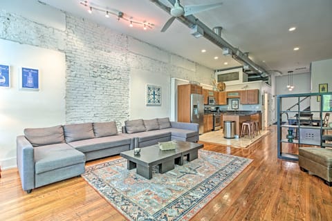 Nulu Art District Loft: Walk to Dtwn Distilleries! Apartment in Louisville