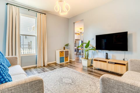 1 Mi to Dtown & Lucas Oil Stadium: Home in Indy! House in Indianapolis