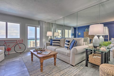Pinnacle Port Getaway w/ Ocean View + Pool Access! Apartment in Sunnyside