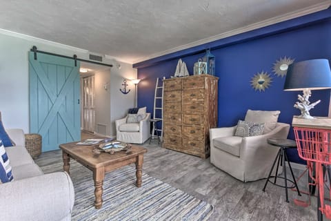 Pinnacle Port Getaway w/ Ocean View + Pool Access! Apartment in Sunnyside