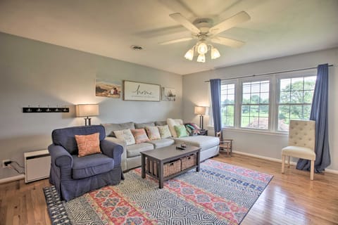 Family-Friendly Getaway w/ Fire Pit & 2 Kayaks! House in Bridgewater