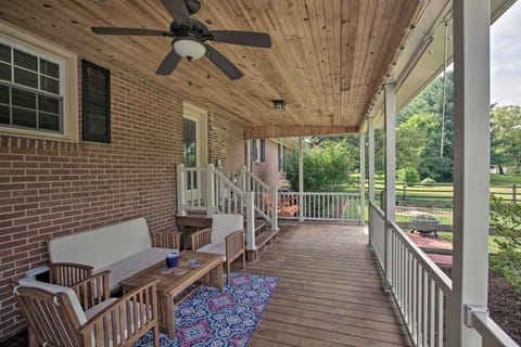 Family-Friendly Getaway w/ Fire Pit & 2 Kayaks! House in Bridgewater
