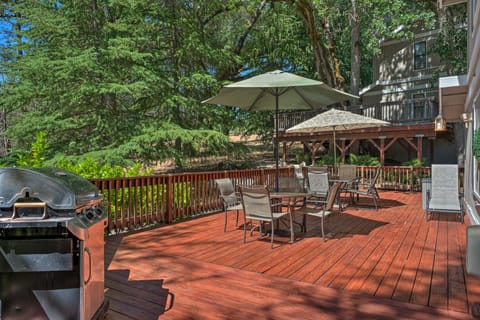 Pine Mountain Lake Haven w/ Spacious Deck! Apartment in Groveland