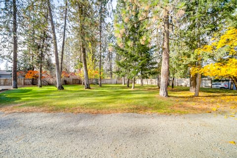 Nine Mile Falls Hideaway: Scenic Retreat on River Apartment in Washington