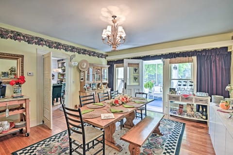 Walk to Keuka Lake! Spacious Finger Lake Home House in Hammondsport