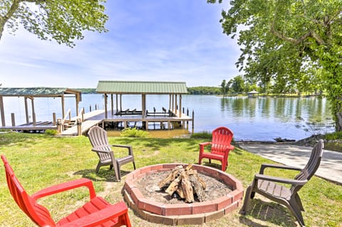 Watts Bar Lake Escape: Private Boat Dock + Ramp! House in Watts Bar Lake