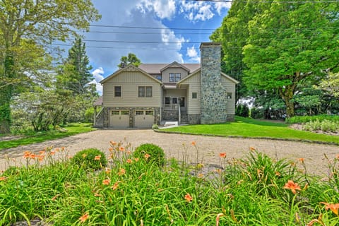 Amazing Historic Home w/ Stunning Mountain Views! House in Blowing Rock