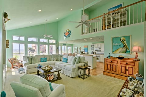 1 Block to Beach: Family Getaway in Galveston! House in Hitchcock