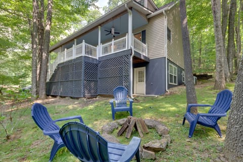Blue Ridge Mtn Escape: Home w/ Deck & Fire Pit! House in Tennessee