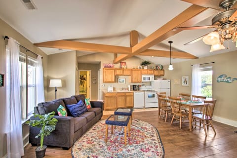 Cozy Ironton Cabin w/ Shared Pool & Private Patio! House in Ozark Mountains