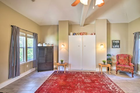 'Turtle Rock' - Ironton Cabin w/ Furnished Patio! House in Ozark Mountains