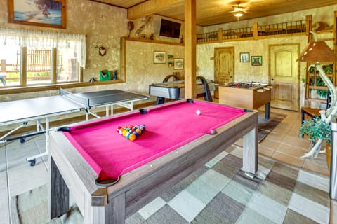 Fish Haven Cabin w/ Game Room, Views + Deck! House in Idaho