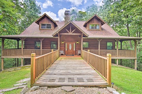 Spacious & Secluded Cabin: 25 Mi to Bentonville! House in Arkansas