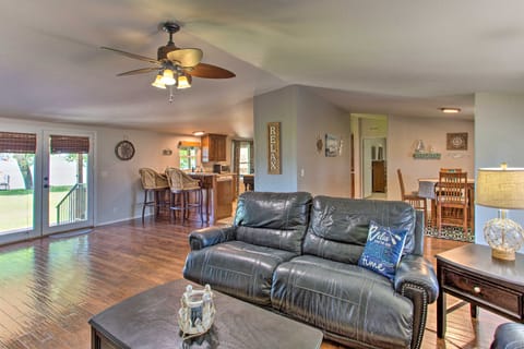 Lakefront Retreat w/ Pier, Bar Hut & Fireplace! House in Possum Kingdom Lake