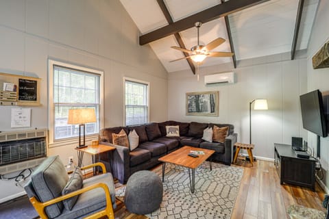 'Bear Crossing Chalet:' Beech Mountain Family Home House in Beech Mountain