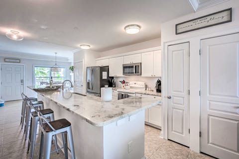 Dazzling Mexico Beach Condo - Walk to the Beach! Apartment in Mexico Beach