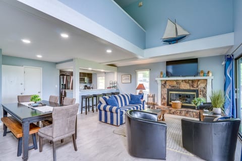 Group Friendly! Lake-View Margaritaville Retreat House in Lake of the Ozarks