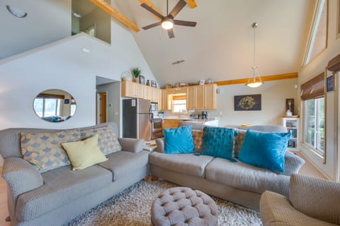 Luxe Lake Sinclair Living: Private Dock & Beach! House in Lake Sinclair