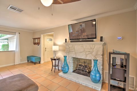 Palm Desert Abode: Pool, Walk to El Paseo District House in Indian Wells