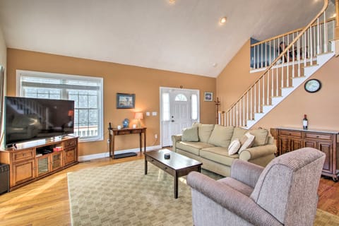 Waterside Haven on Milton Pond w/ Deck & Boat Dock House in Milton