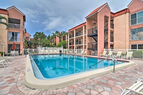 Walk to Ocean: St Pete Beach Condo w/ Pool Access Apartment in Sunset Beach