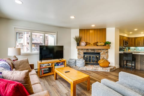 Hot Tub Access: Bright Breckenridge Condo Apartment in Breckenridge