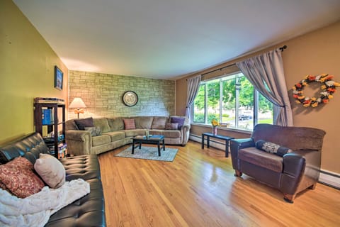 Albany Home w/ Fenced Yard & Patio - Pets Welcome! House in Albany