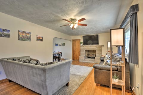 ‘Mountaineer Retreat’ - 5 Mi to WV University! House in Morgantown