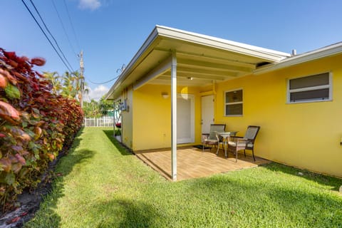 < 3 Mi to Juno Beach: Coastal Townhome w/ Patio! Apartment in Palm Beach Gardens