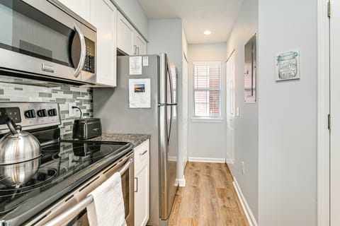 Resort Amenity Access: Chic Myrtle Beach Condo! Apartment in Carolina Forest