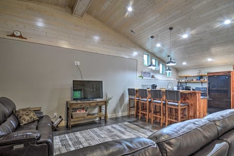 Modern Arcadia Farmhouse on 80 Acres w/ Fire Pit! House in Michigan