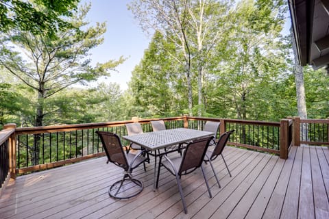 2 Mi to Skiing! Wooded Beech Mtn Retreat w/ Decks House in Beech Mountain